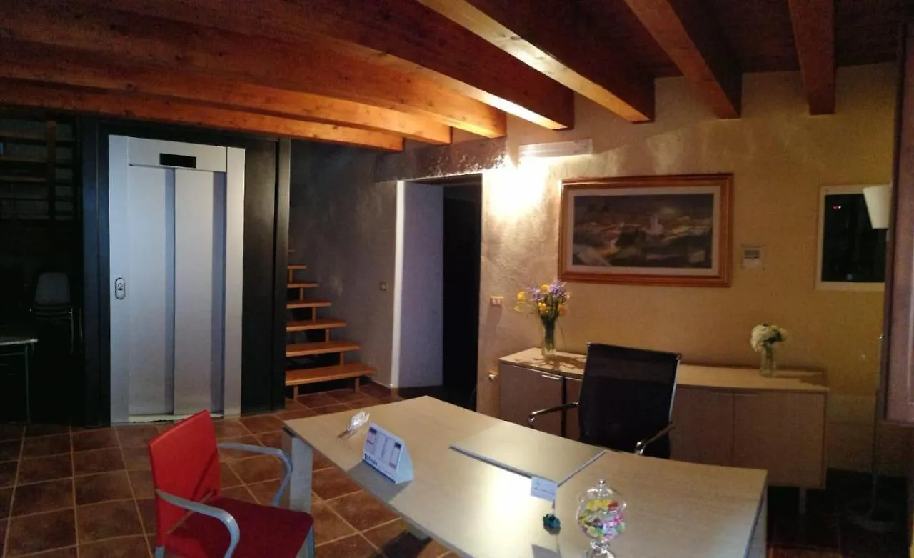 La Casa Del Borgo Bed and Breakfast Ittireddu Italië